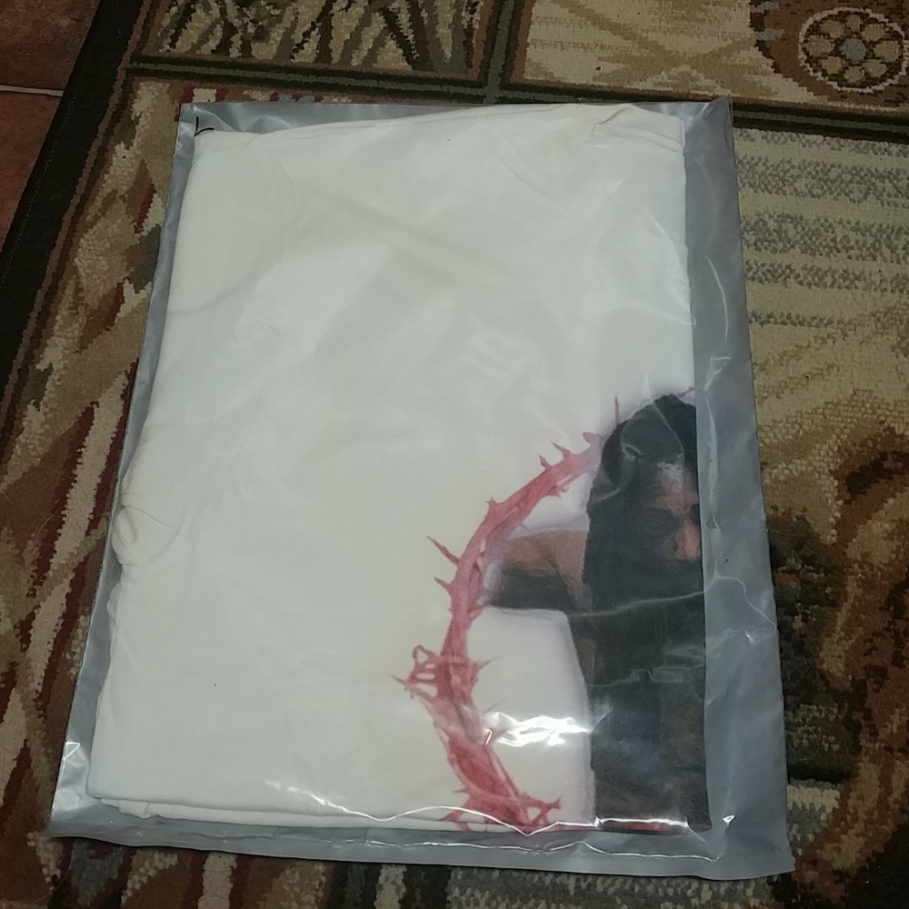 Passion of christ Tee - Picture 3 of 7